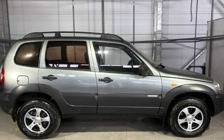 Chevrolet Niva I рестайлинг, 2010 год, 489 000 рублей, 4 фотография