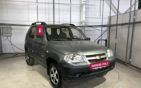 Chevrolet Niva I рестайлинг, 2010 год, 489 000 рублей, 3 фотография