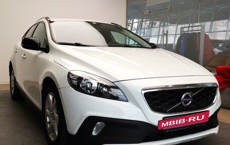 Volvo V40 Cross Country I, 2015 год, 1 670 000 рублей, 3 фотография