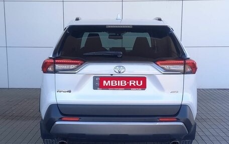 Toyota RAV4, 2021 год, 3 999 000 рублей, 6 фотография