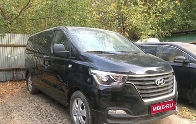 Hyundai Grand Starex Grand Starex I рестайлинг 2, 2019 год, 3 900 000 рублей, 1 фотография