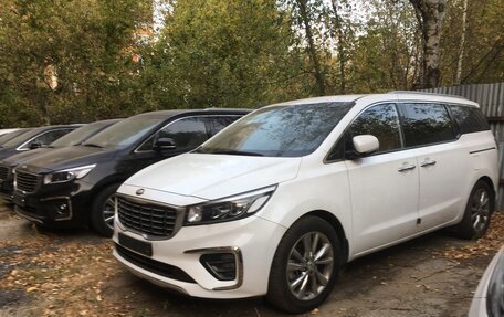 KIA Carnival III, 2019 год, 3 300 000 рублей, 2 фотография