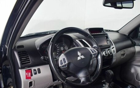 Mitsubishi Pajero Sport II рестайлинг, 2014 год, 2 297 000 рублей, 13 фотография