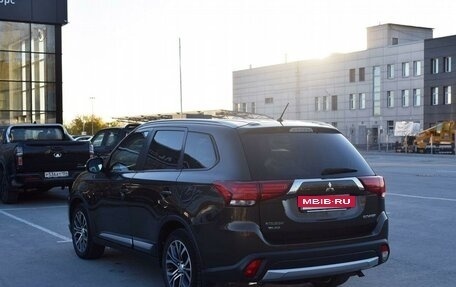 Mitsubishi Outlander III рестайлинг 3, 2016 год, 2 397 000 рублей, 4 фотография