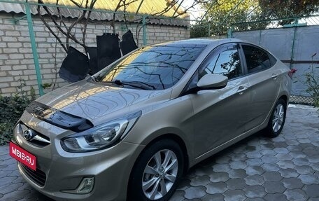 Hyundai Solaris II рестайлинг, 2011 год, 850 000 рублей, 1 фотография