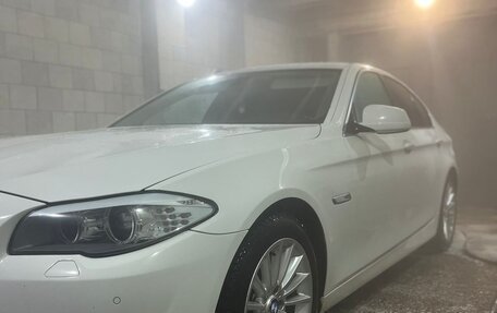 BMW 5 серия, 2012 год, 1 850 000 рублей, 2 фотография