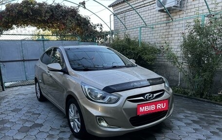 Hyundai Solaris II рестайлинг, 2011 год, 850 000 рублей, 3 фотография