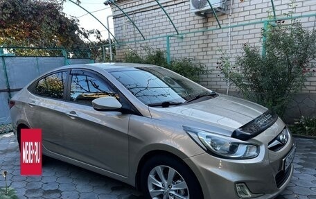 Hyundai Solaris II рестайлинг, 2011 год, 850 000 рублей, 2 фотография