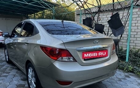 Hyundai Solaris II рестайлинг, 2011 год, 850 000 рублей, 4 фотография