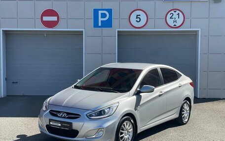 Hyundai Solaris II рестайлинг, 2013 год, 900 000 рублей, 1 фотография