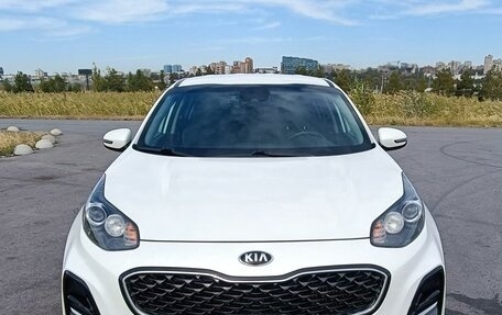 KIA Sportage IV рестайлинг, 2018 год, 2 500 000 рублей, 2 фотография