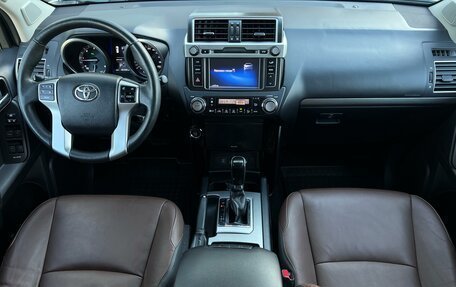 Toyota Land Cruiser Prado 150 рестайлинг 2, 2017 год, 4 690 000 рублей, 8 фотография