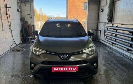 Toyota RAV4, 2019 год, 3 500 000 рублей, 2 фотография