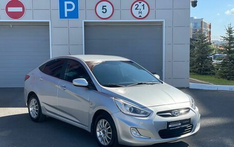 Hyundai Solaris II рестайлинг, 2013 год, 900 000 рублей, 4 фотография