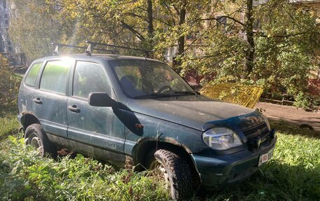 Chevrolet Niva I рестайлинг, 2004 год, 160 000 рублей, 1 фотография