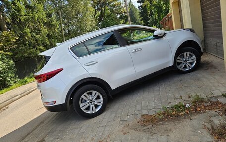 KIA Sportage IV рестайлинг, 2018 год, 2 345 000 рублей, 2 фотография