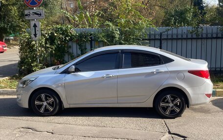 Hyundai Solaris II рестайлинг, 2015 год, 900 000 рублей, 6 фотография