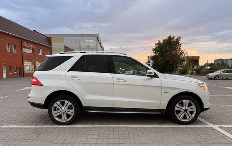 Mercedes-Benz M-Класс, 2011 год, 2 300 000 рублей, 4 фотография