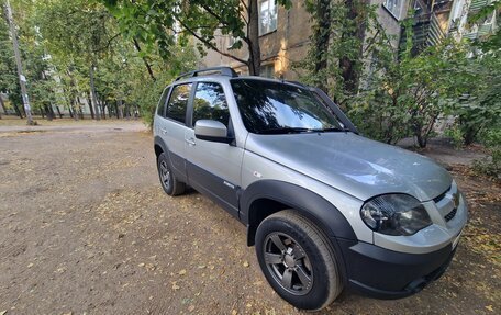 Chevrolet Niva I рестайлинг, 2018 год, 850 000 рублей, 3 фотография