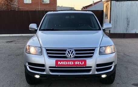 Volkswagen Touareg III, 2005 год, 1 195 000 рублей, 2 фотография