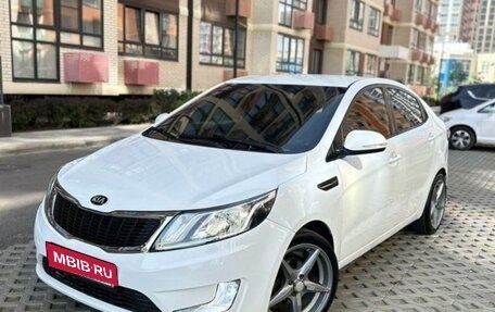 KIA Rio III рестайлинг, 2013 год, 900 000 рублей, 1 фотография