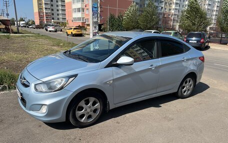 Hyundai Solaris II рестайлинг, 2012 год, 1 100 000 рублей, 4 фотография