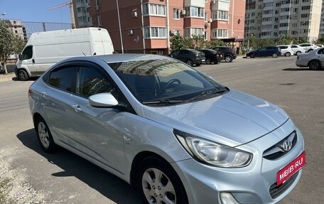 Hyundai Solaris II рестайлинг, 2012 год, 1 100 000 рублей, 2 фотография