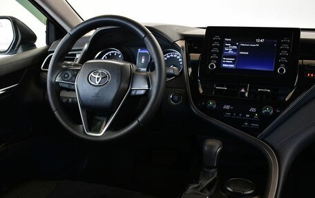 Toyota Camry, 2021 год, 2 830 000 рублей, 8 фотография