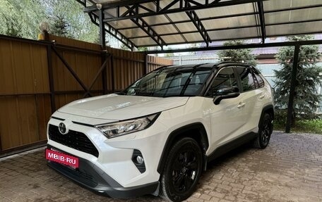 Toyota RAV4, 2021 год, 4 150 000 рублей, 6 фотография