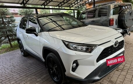 Toyota RAV4, 2021 год, 4 150 000 рублей, 13 фотография