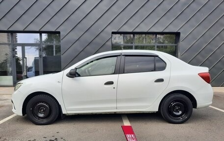 Renault Logan II, 2018 год, 850 000 рублей, 2 фотография