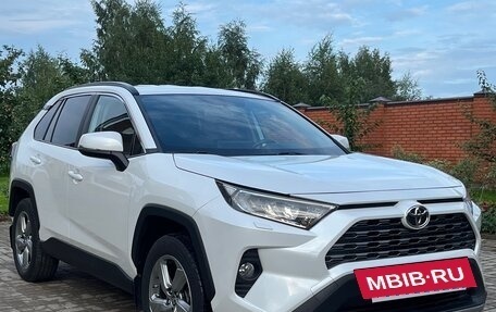 Toyota RAV4, 2022 год, 4 080 000 рублей, 4 фотография