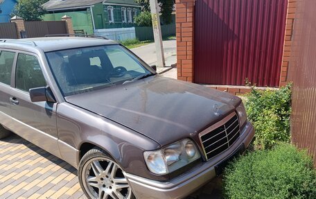 Mercedes-Benz E-Класс, 1994 год, 435 000 рублей, 1 фотография