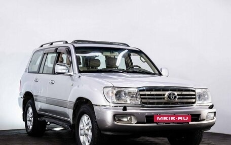 Toyota Land Cruiser 100 рестайлинг 2, 2006 год, 2 799 000 рублей, 3 фотография