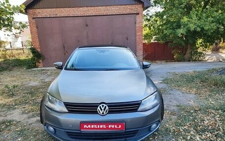 Volkswagen Jetta VI, 2011 год, 870 000 рублей, 1 фотография