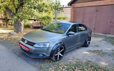 Volkswagen Jetta VI, 2011 год, 870 000 рублей, 10 фотография