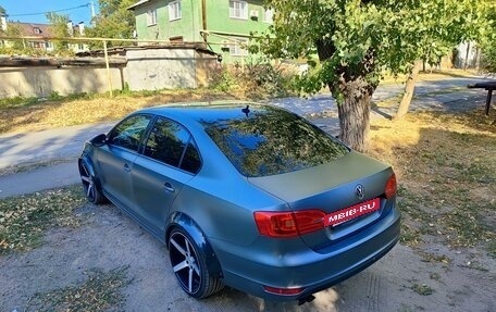 Volkswagen Jetta VI, 2011 год, 870 000 рублей, 28 фотография