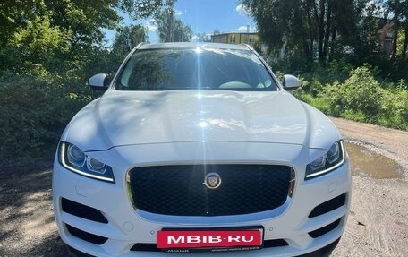 Jaguar F-Pace, 2016 год, 3 150 000 рублей, 2 фотография