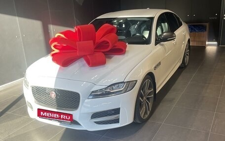 Jaguar XF II, 2016 год, 2 800 000 рублей, 26 фотография