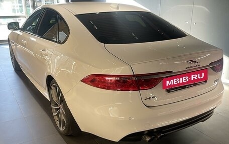 Jaguar XF II, 2016 год, 2 800 000 рублей, 34 фотография