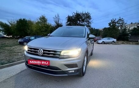 Volkswagen Tiguan II, 2017 год, 2 450 000 рублей, 4 фотография