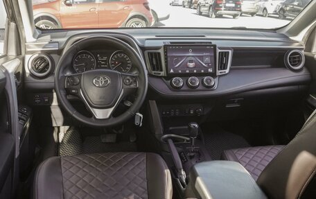 Toyota RAV4, 2015 год, 2 199 000 рублей, 6 фотография