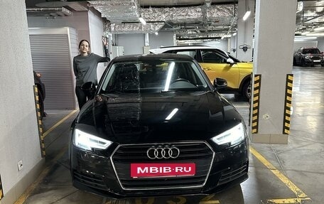 Audi A4, 2018 год, 2 450 000 рублей, 7 фотография