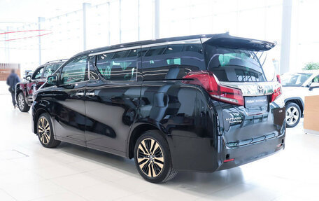 Toyota Alphard, 2024 год, 21 690 000 рублей, 5 фотография