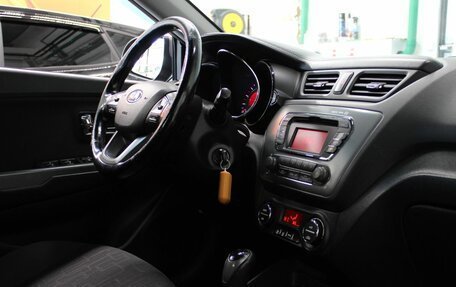 KIA Rio III рестайлинг, 2013 год, 850 000 рублей, 16 фотография