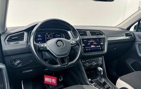 Volkswagen Tiguan II, 2019 год, 3 090 000 рублей, 12 фотография