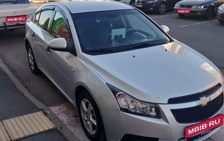 Chevrolet Cruze II, 2010 год, 700 000 рублей, 1 фотография