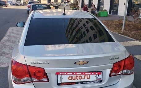 Chevrolet Cruze II, 2010 год, 700 000 рублей, 6 фотография