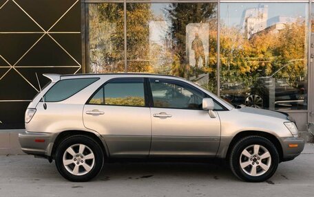 Lexus RX IV рестайлинг, 2001 год, 1 050 000 рублей, 6 фотография