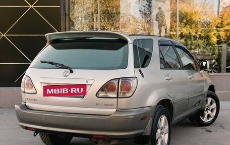 Lexus RX IV рестайлинг, 2001 год, 1 050 000 рублей, 5 фотография